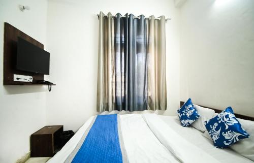 Hotel Apoorv Near Railway Station,,3 star