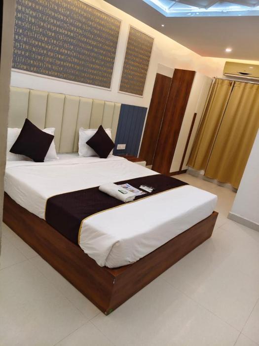 snr venus hotels