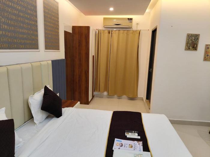 snr venus hotels