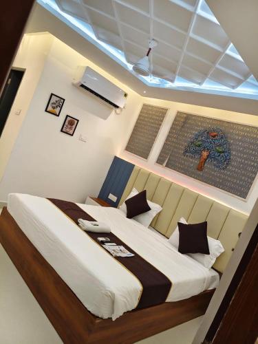 snr venus hotels