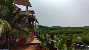 Anchor Beach Resort,,2 star