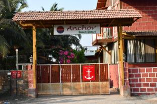 anchor beach resort