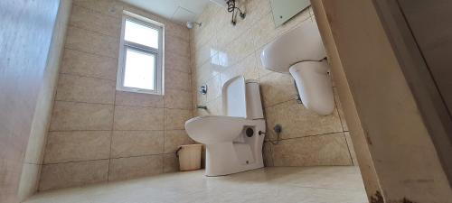 radhe krishna sarnam luxury stay