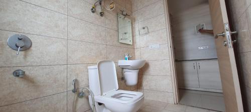 radhe krishna sarnam luxury stay