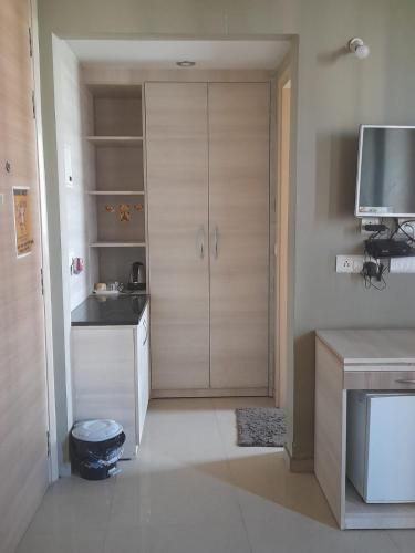 radhe krishna sarnam luxury stay