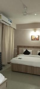 radhe krishna sarnam luxury stay