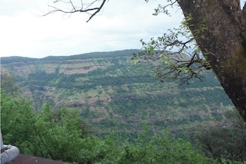 the grand bagicha residency matheran