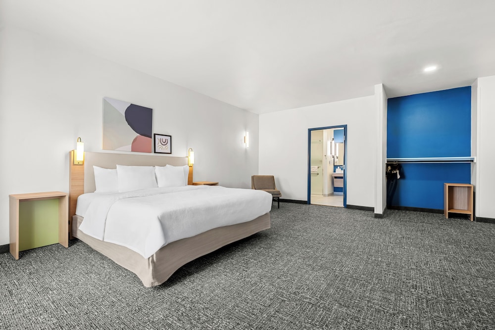 spark by hilton pelham birmingham i 65
