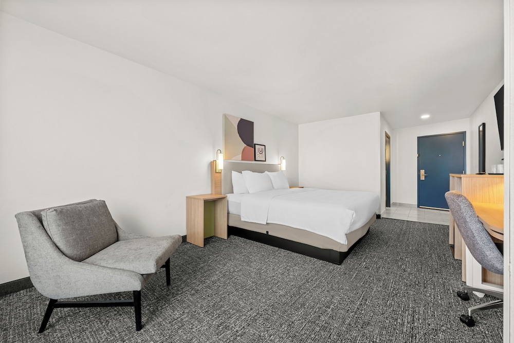 spark by hilton pelham birmingham i 65