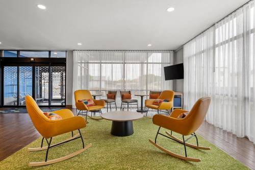 spark by hilton pelham birmingham i 65