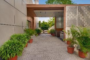 lemon tree hotel noida