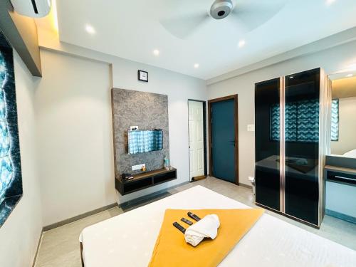 Hotel Five Star,,2 star