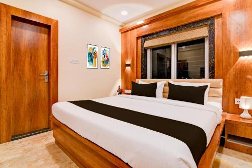Hotel O Grand Inn,,3 star