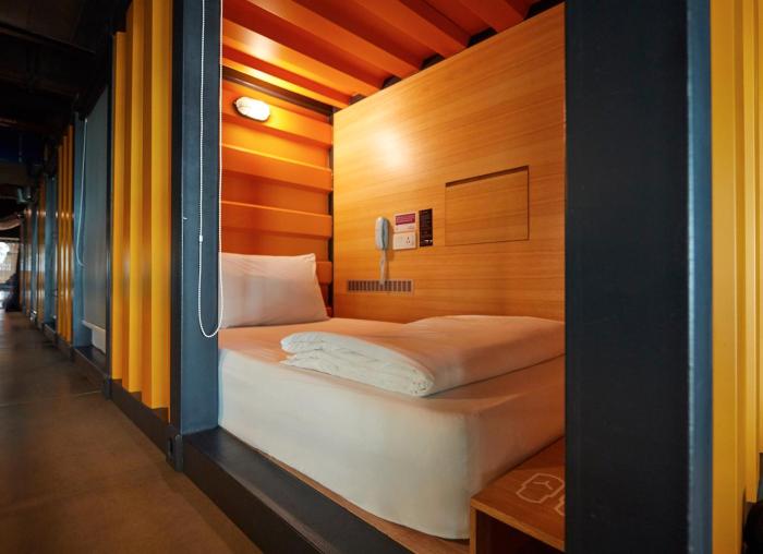capsuletransit landside airport hotel public area gateway klia t2 lvl 1