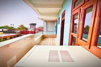 Hotel Aparna Palace,,2 star