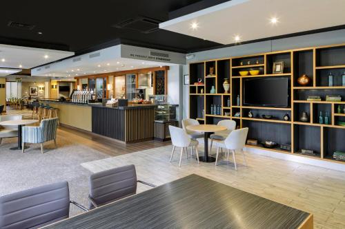 holiday inn peterborough west by ihg