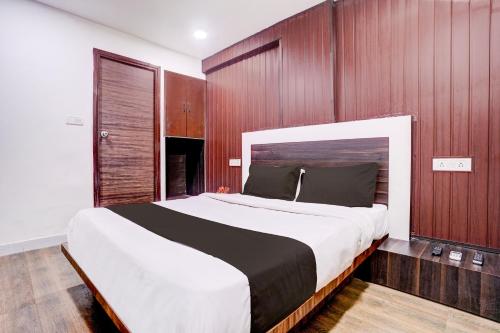 super collection o lokhandwala andheri west formerly white star