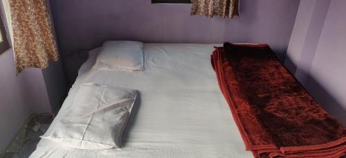 gayatri paying guest house