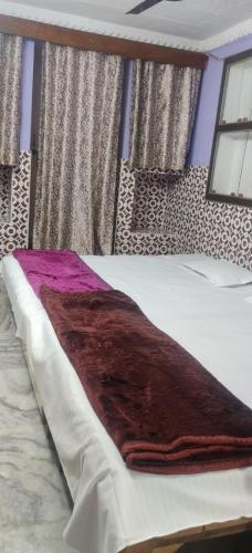 gayatri paying guest house