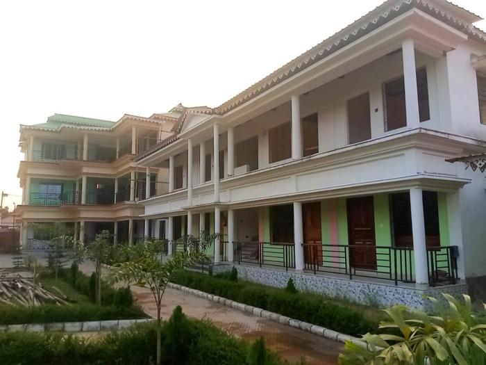 kanchenjunga view mansions by stayapart