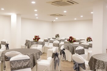 enkay residency sector 15