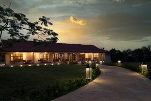 the white resort and spa pawna