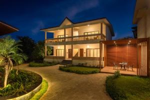 the white resort and spa pawna