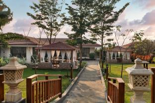 the white resort and spa pawna