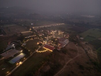 the white resort and spa pawna