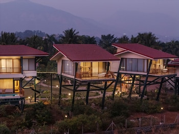 the white resort and spa pawna