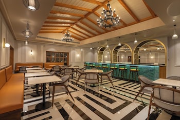 the white resort and spa pawna