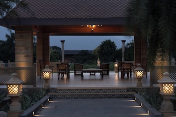 the white resort and spa pawna