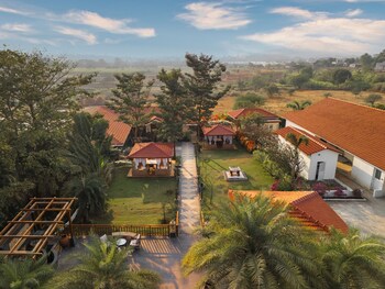 the white resort and spa pawna