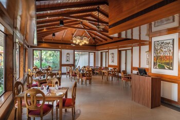 the white resort and spa pawna