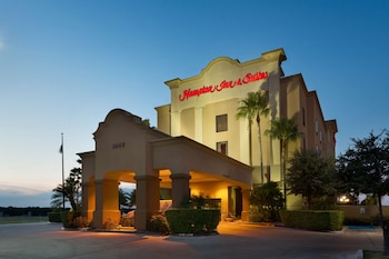 hampton inn and suites pharr