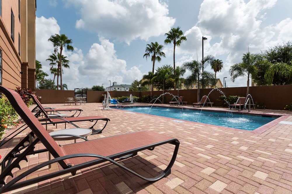 hampton inn and suites pharr