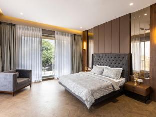 Red Tree Villa Nandgaon,,5 star