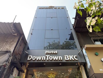hotel downtown near us embassy