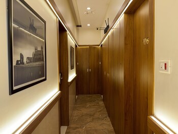 Hotel Downtown-Near Us Embassy,,2 star