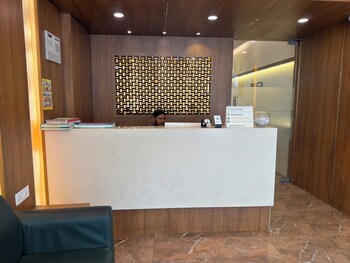 hotel downtown near us embassy
