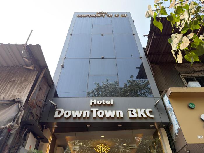hotel downtown near us embassy