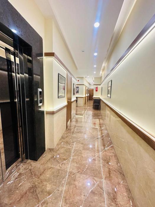 hotel downtown near us embassy