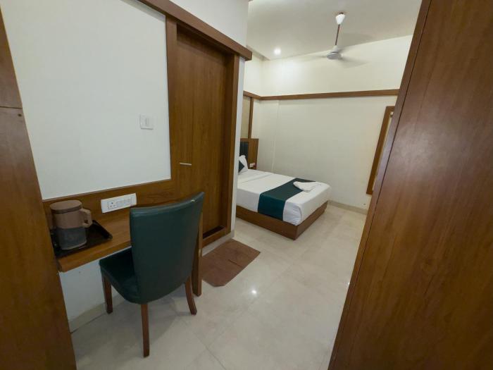 hotel downtown near us embassy