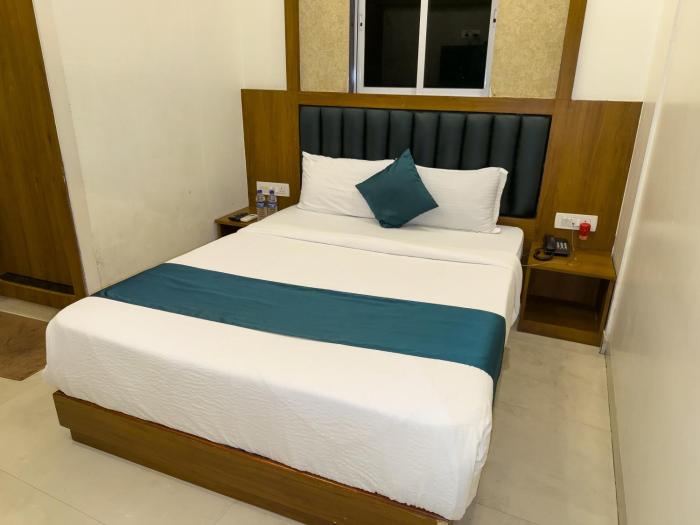 hotel downtown near us embassy