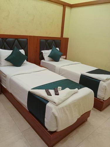 hotel downtown near us embassy