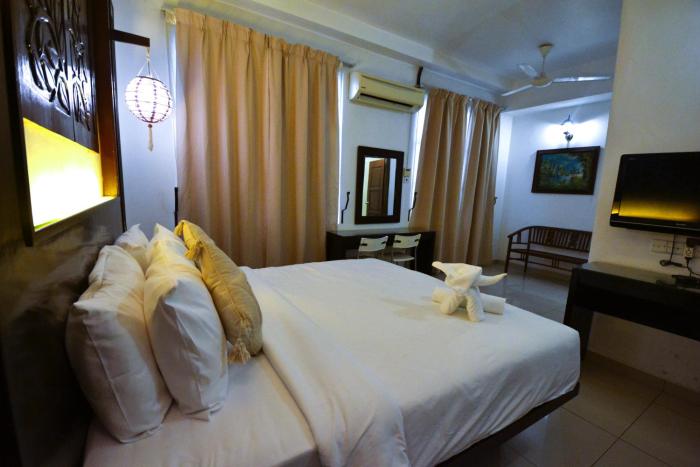 azya hotel