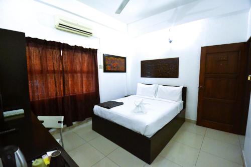 azya hotel