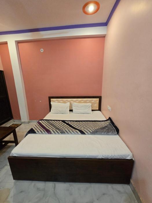 avadh dham guest house