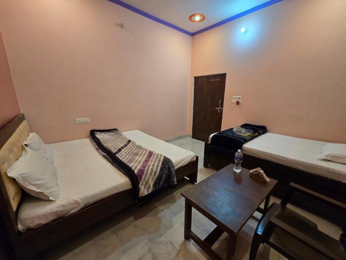 avadh dham guest house