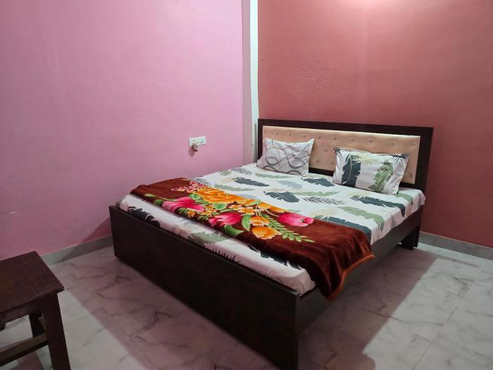 avadh dham guest house
